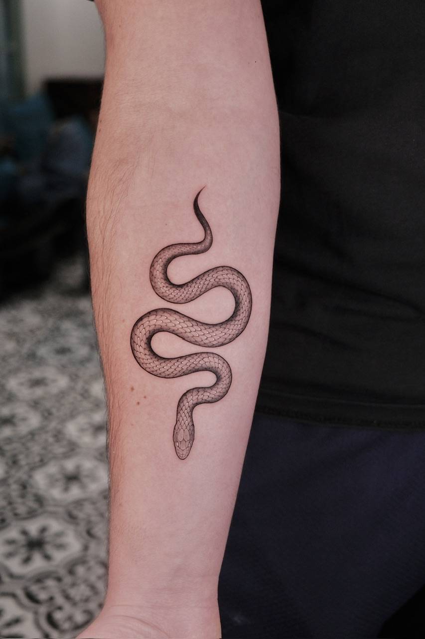 BLACK AND GREY - Black and grey tattoo at Sutran Tattoo Studio — design 130