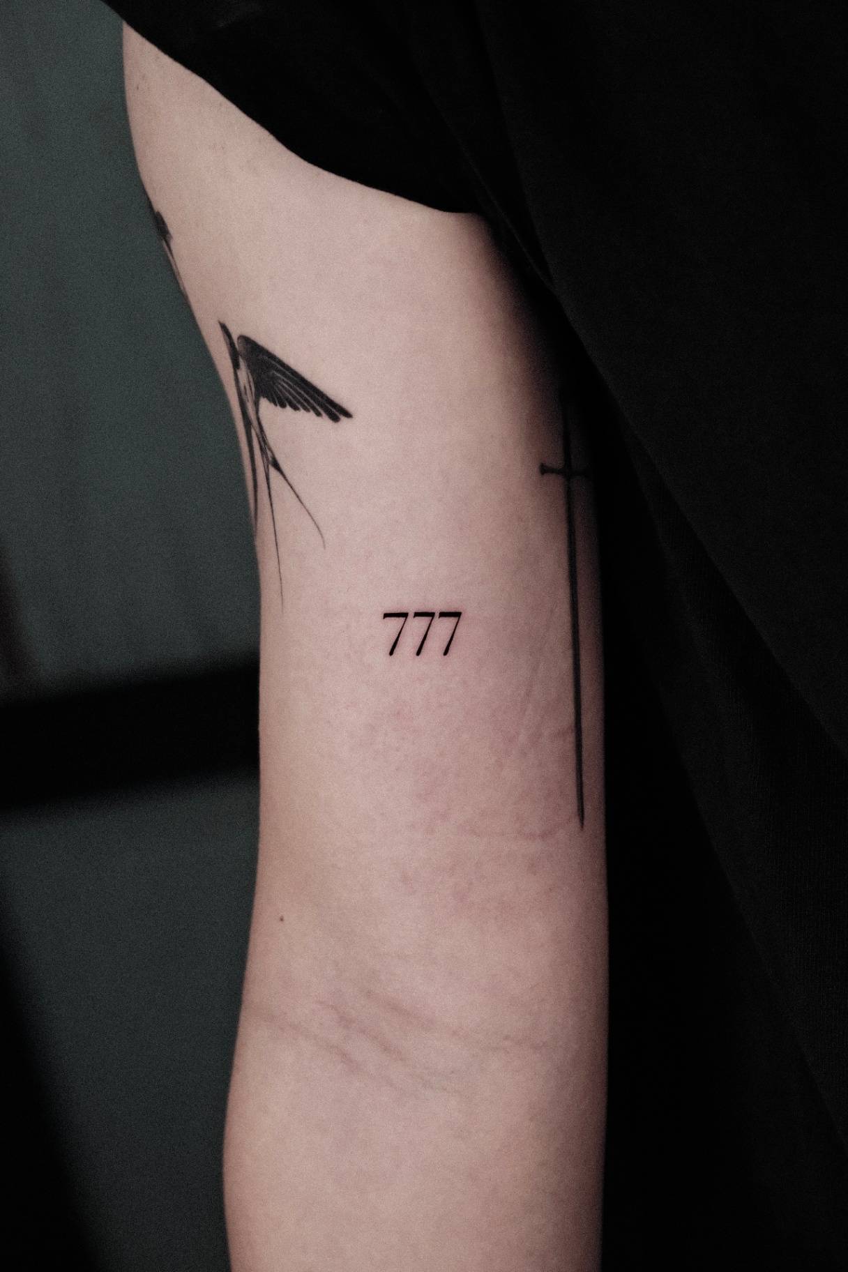 MINIMALISM - Minimalist tattoo at Sutran Tattoo Studio — design 121