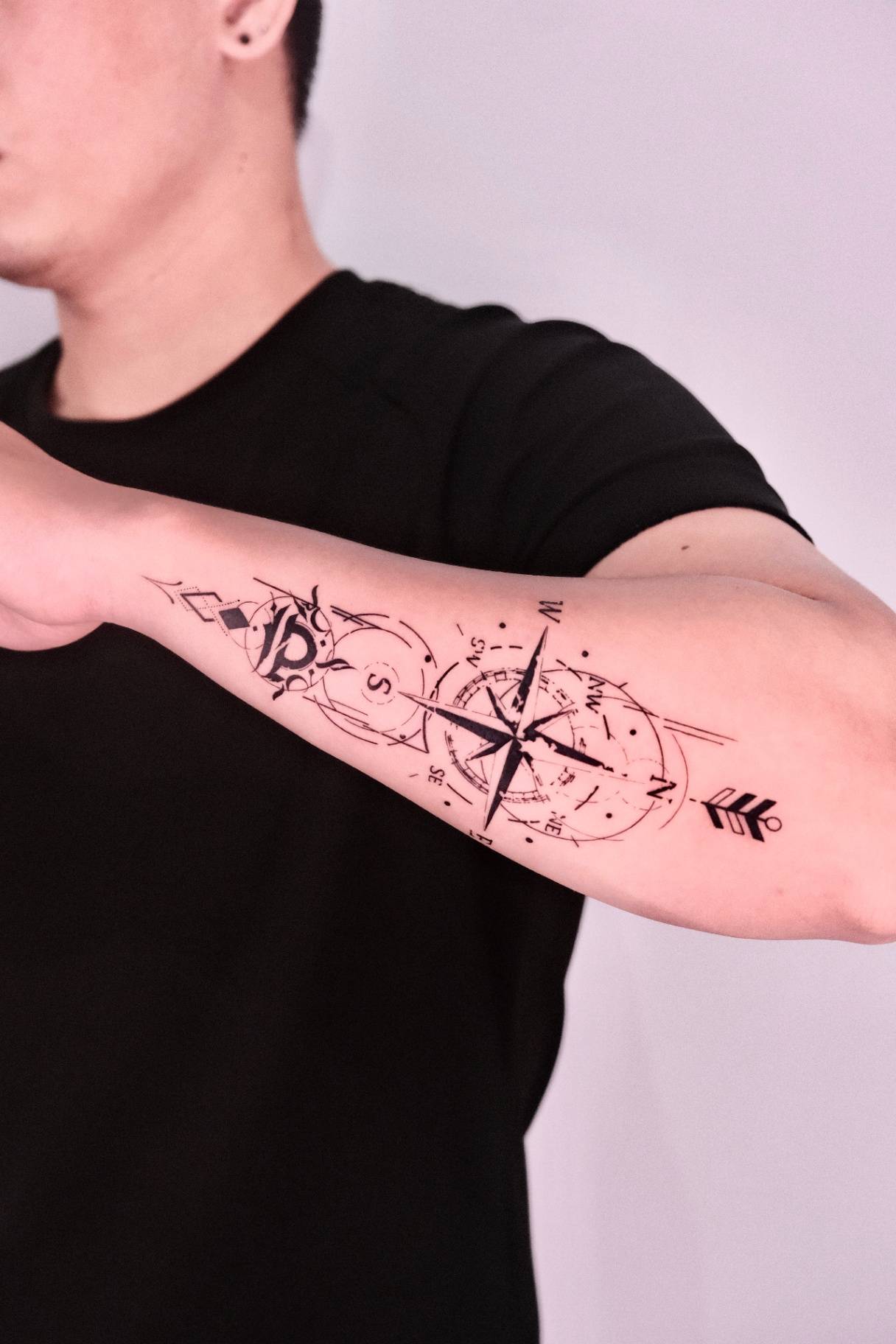 FINELINE - Fine-line tattoo at Sutran Tattoo Studio — design 482