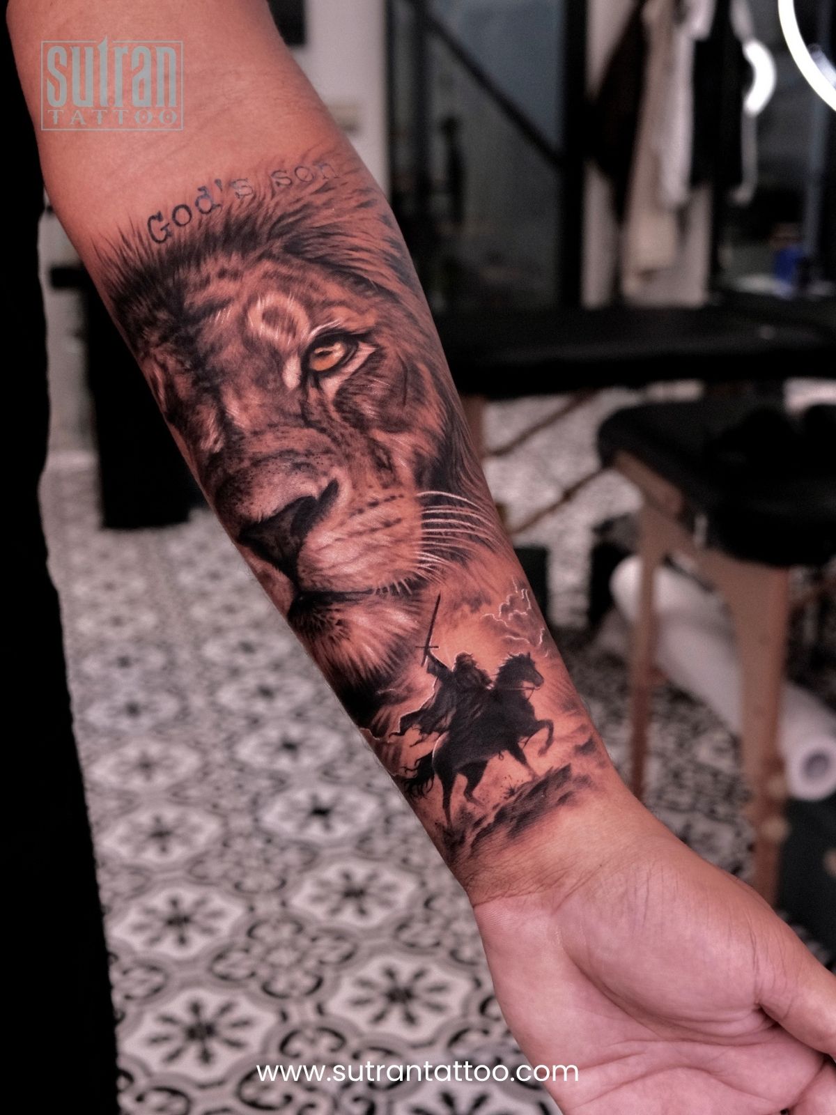 Realism hand tattoos Realism hand tattoos