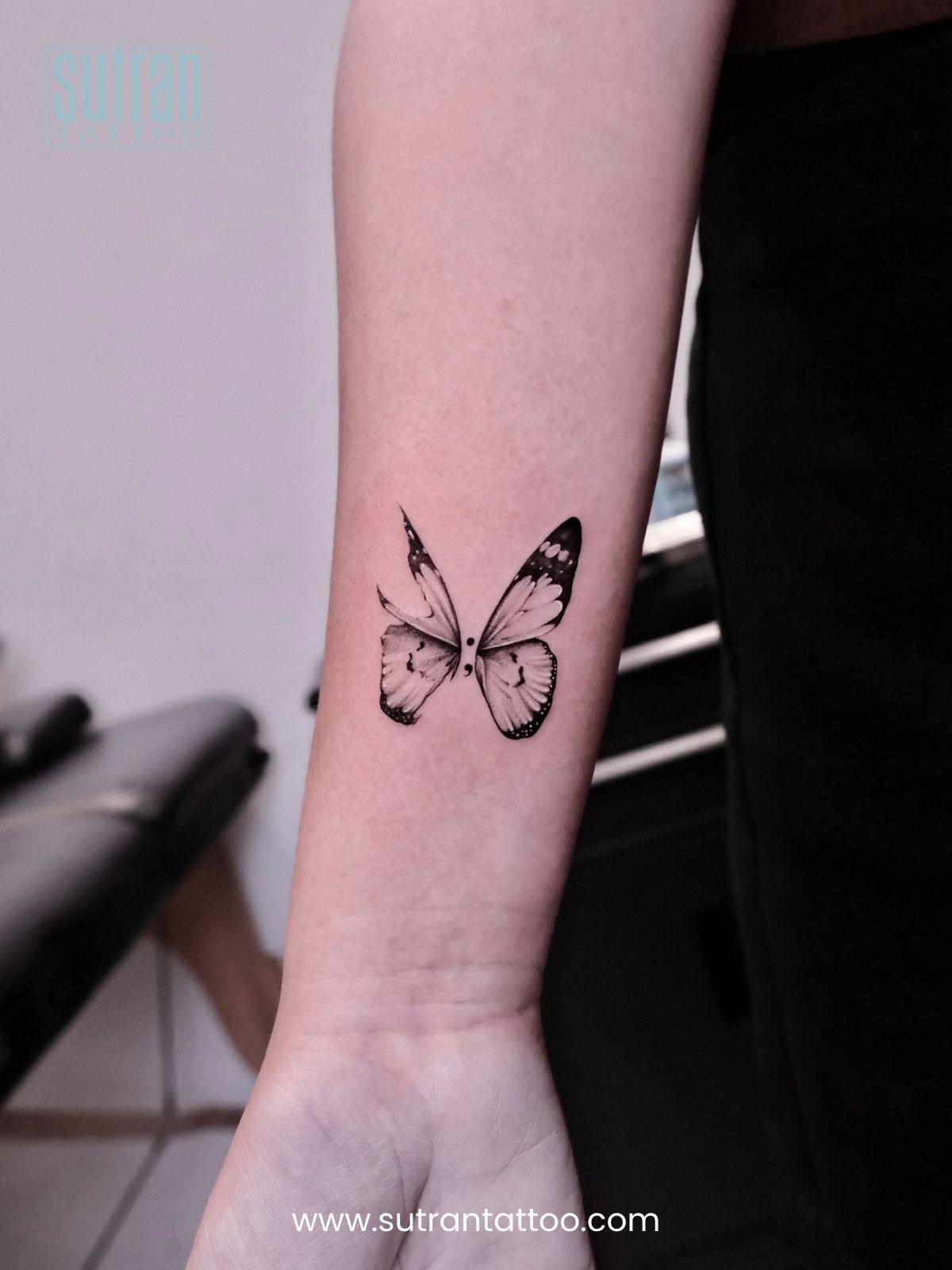 Butterfly wrist tattoos Butterfly wrist tattoos