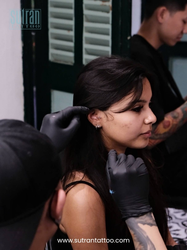 helix tragus and lobe ear piercing